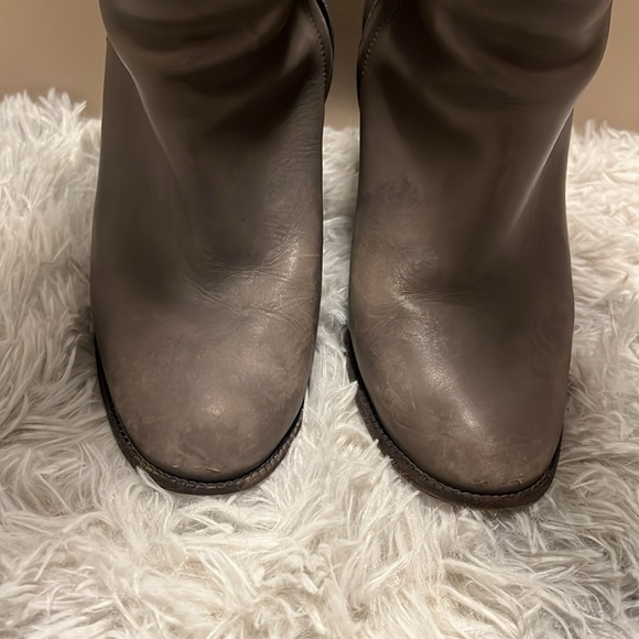 COPY - Gorgeous authentic “Storm Grey” Knee High Burberry Boots - Picture 5 of 5